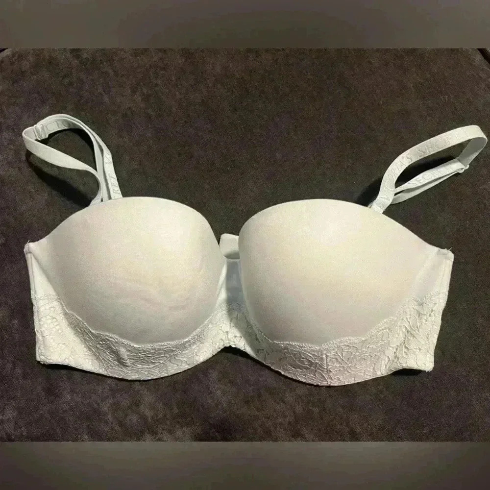 Victoria’s Secret lined removable straps lace detail mint green 34DD bra curvy